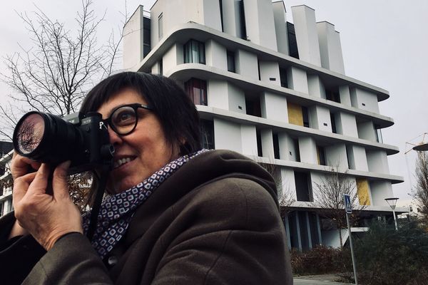 La photographe Marie-Hélène Labat travaille depuis le début des années 2000 sur la métamorphose des quartiers de l'agglomération de Rouen.