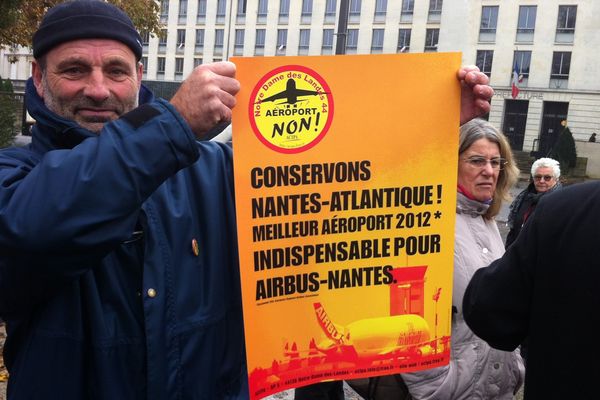 La manifestation des anti-aéroport a rassemblé quelques dizaines d'opposants  à Nantes le 13 décembre 2013