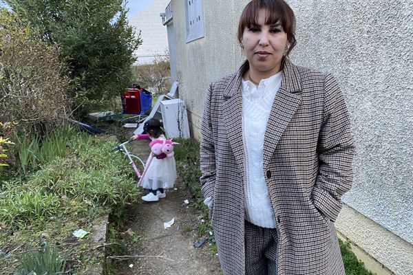 Nassira Bahri attend d'obtenir un logement social depuis avril 2021.