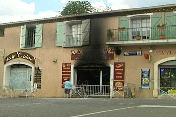 Montady (Hérault) - un incendie probablement d'origine criminelle a détruit la boulangerie - 8 juin 2015.