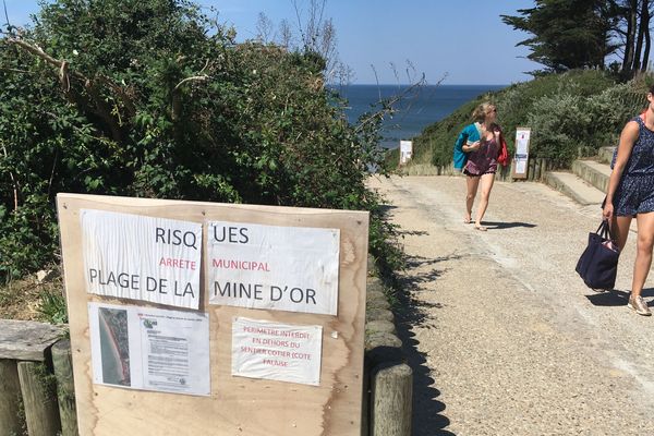 Après un éboulement qui avait cassé le bras d'un enfant, l'accès à la plage de la Mine d'or a été très restreint.