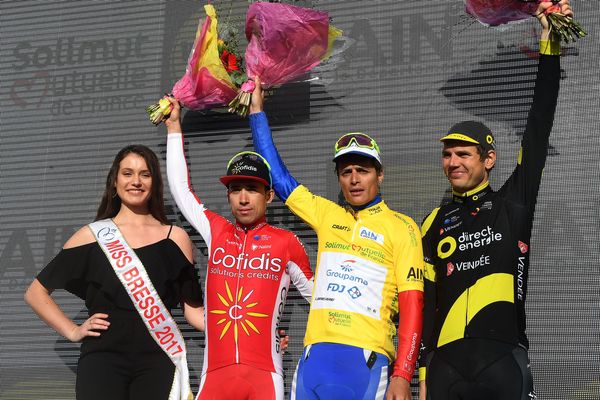 Le podium du Tour de l' ain 2018 - Arthur VICHOT ( Equipe Groupama - FDJ ) Nicolas EDET ( Equipe Cofidis ) second de l' épreuve et Rein TAARAMAE ( Direct Energie )