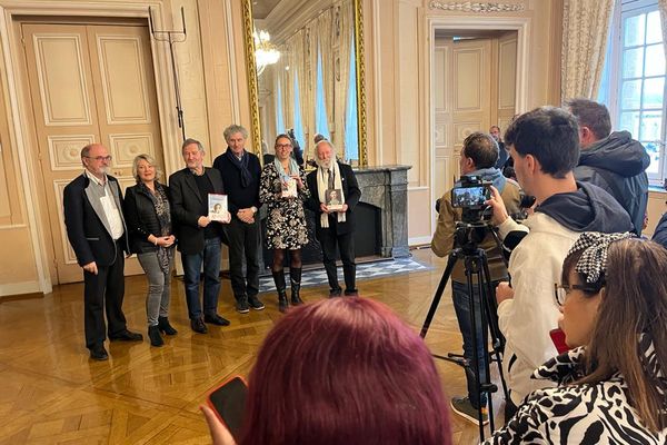 Alixe Sylvestre a reçu le 94ème Prix Erckmann-Chatrian à l'hôtel de ville de Metz pour son 4ème roman Le gars de la Combe.