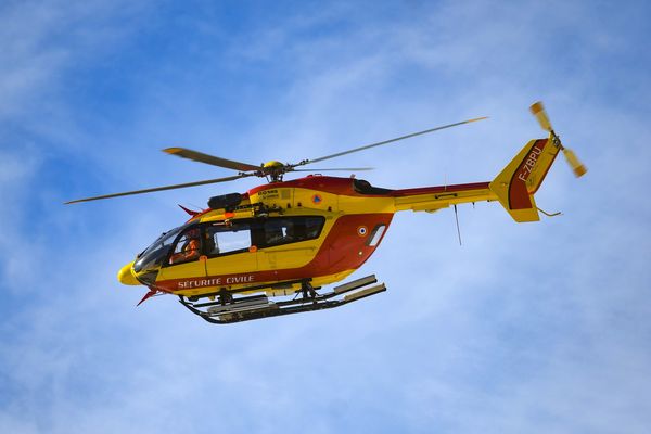 La randonneuse s'est blessée à la cheville.