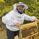 Dorothée Singer fait partie des femmes qui ont été formées grâce au programme Women for Bees.