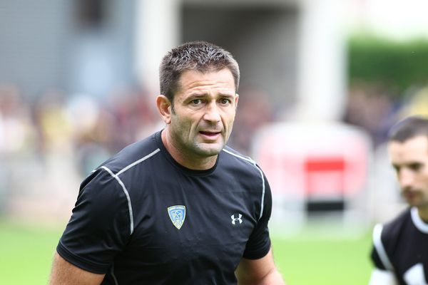 Franck Azéma est le nouvel entraîneur principal de l'ASM Clermont Auvergne, il succède à Vern Cotter devenu sélectionneur de l'équipe nationale d'Ecosse