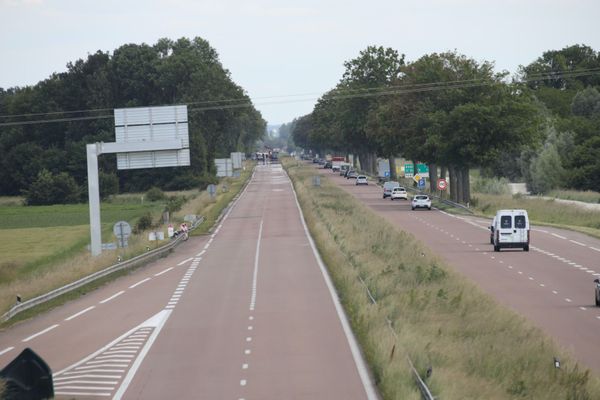 Les faits se sont produits sur la route nationale N4, à l'est de Viry-le-François.