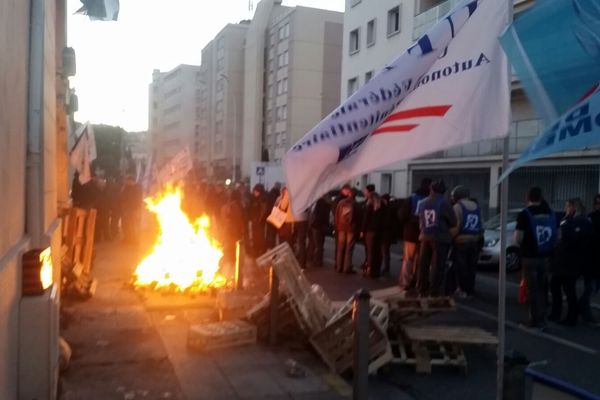 Ce matin devant la maison d'arrêt de Nice.