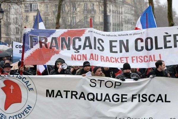 Manif anti-Hollande à Paris, 17.000 manifestants selon la police, 120.000 selon les organisateurs