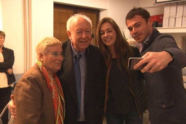 Jean-Claude Gaudin avec ses soutiens pendant la campagne des municipales.