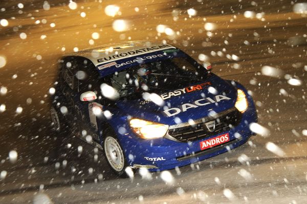 Les 26 pilotes du Trophée Andros vont s'affronter sur 5 à 10 cm de glace samedi 3 février à la station de Super Besse dans le Puy-de-Dôme