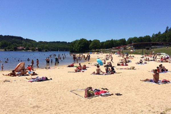 18.06.2017 plus de monde sur les plages que dans les isoloirs