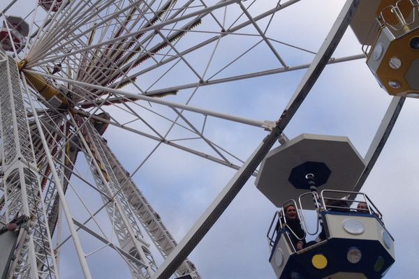 Une grande roue quelque part en France