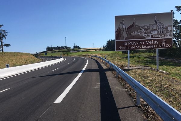 Le contournement de l'agglomération du Puy-en-Velay offre 8 kilomètres à 2x2 voies.