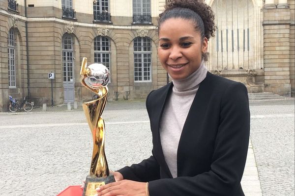 La Coupe du Monde de foot féminin présentée à Rennes par l'ancienne internationale Laura Georges 