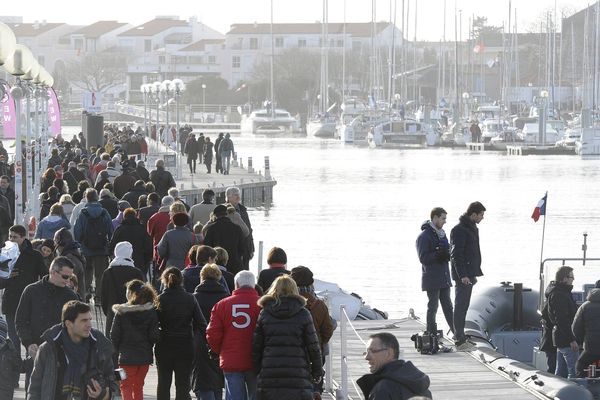 On attend 100 000 personnes sur les quais et les jetées des Sables d'Olonne pour l'arrivée de françois Gabart