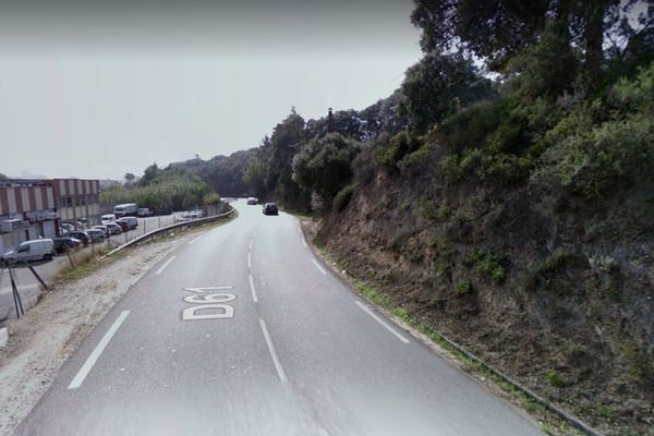 C'est sur la route d'Alata, en direction d'Ajaccio que l'homme qui avait volé un véhicule a été interpellé après avoir percuté un véhicule de police.