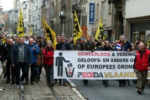 300 personnes ont manifesté samedi à Anvers contre les "abus" du droit d'asile.