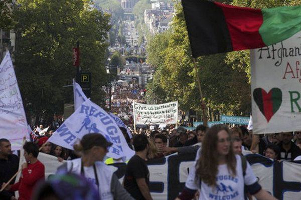 Une marée humaine de 15 000 personnes ce dimanche à Bruxelles pour exprimer sa solidarité avec les réfugiés 