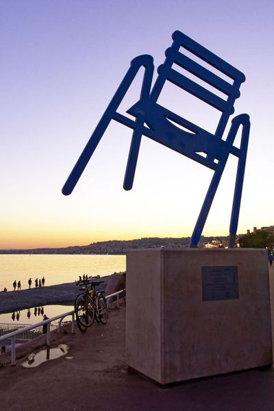 La déclinaison de la chaise bleue ne sera pas le seul produit à représenter la Provence-Alpes-Côte-d'Azur à l'Élysée.