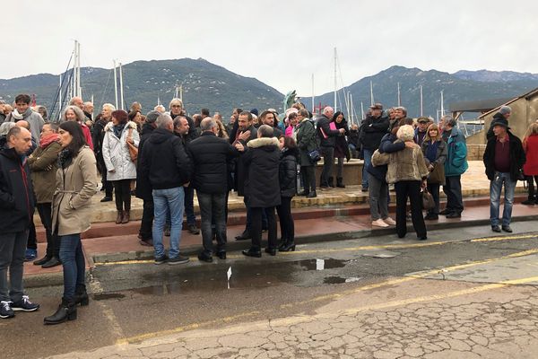 Environ 300 personnes se sont rassemblées à Propriano ce samedi 16 novembre. 