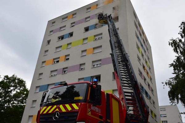 L'incendie s'est déclaré au 7ème étage de l'immeuble.