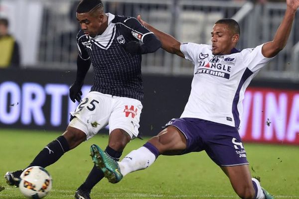 Malcom et Kelvin Amian Adou. La défense toulousaine n'a pu empêcher le but le plus rapide de la saison, à 14 secondes du début de la rencontre.