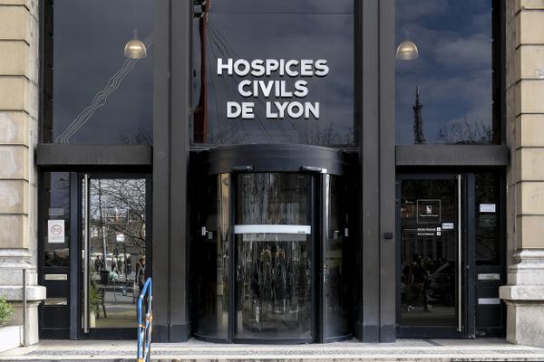 Santé : les hôpitaux de Lyon relancent un remède miracle devenu introuvable.