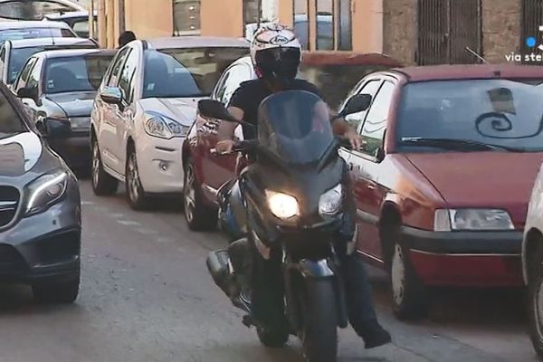 Un des nombreux deux-roue dans les rues d'Ajaccio.