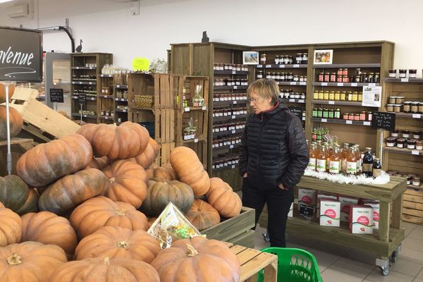 La ferme ponote, un nouveau magasin de producteurs fermiers, bio ou conventionnels, a ouvert il y un mois et demi à Brives Charensac .