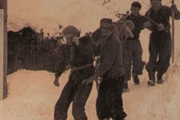 Ce n'est que plusieurs jours après le drame que les corps de toutes les victimes sont descendus dans la vallée.