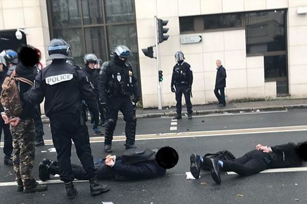 interpellation lycéens orléans  3/12/2018