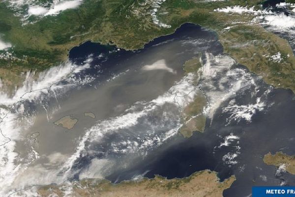 Le nuage de sable du Sahara remonte au nord sur la Méditerranée puis sur l'Occitanie et la région PACA - photo satellite du 10 août 2021.