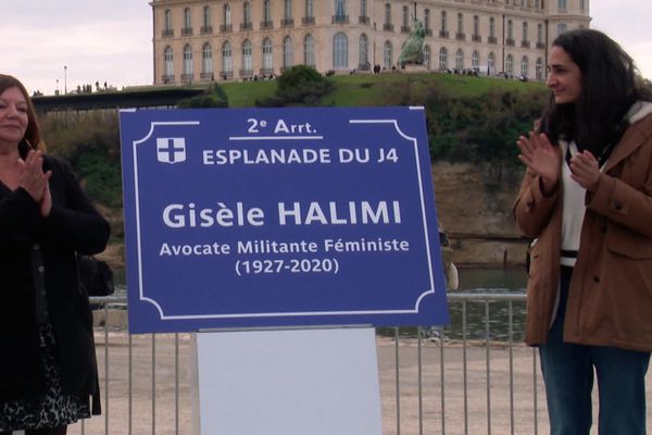 Une plaque a été dévoilée samedi 23 novembre sur l'esplanade Gisèle Halimi à Marseille en présence de la petite-fille de l'avocate militante féministe.