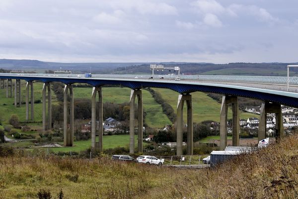 Le viaduc d'Echinghen (Pas-de-Calais).