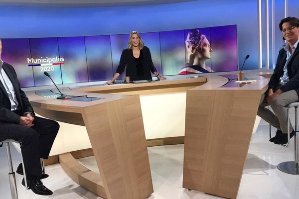 France 3 Occitanie bouleverse ses programmes et vous propose les débats du second tour des municipales. Pour Pézenas. Alain Vogel-Singer et Armand Rivière ont débattu sans Bruno Lerognon qui a décliné notre invitation. 