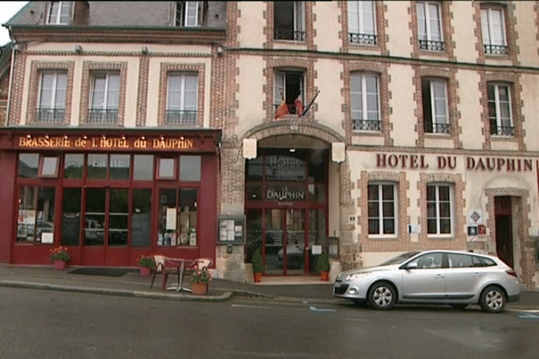 Ouvert en 1618 à l'Aigle, Le Dauphin est le plus ancien hôtel-restaurant de Normandie