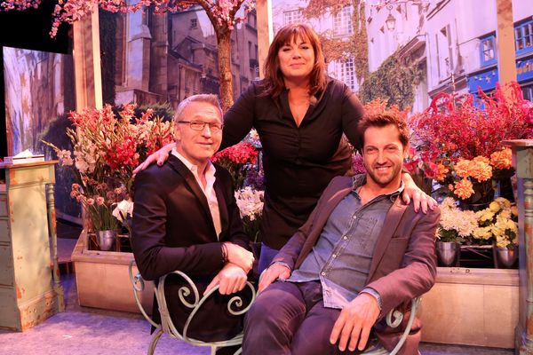 Michèle Bernier, entourée de Laurent Ruquier et Frédéric Diefenthal.