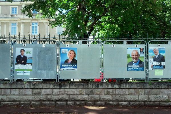 Dix-neuf candidats ont déposé leur candidature dans cette circonscription.