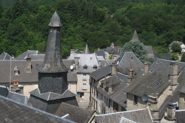 Le clocher tors de Treignac est l'oeuvre d'un compagnon, au 17ème siècle.