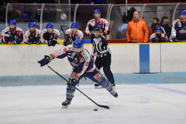 Sous la menace d'un relégation, les Sangliers arvernes, les hockeyeurs de Clermont-Ferrand, restent finalement en Division 1.