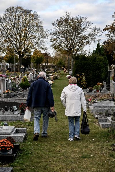 Moins cher et écologique : une tombe d'occasion, c'est possible