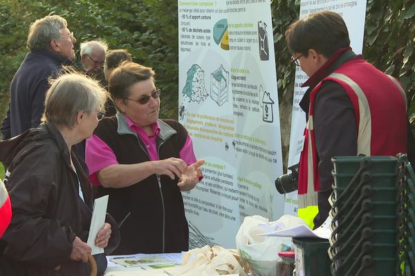 500 vers de terre peuvent décomposer 100 grammes de déchets par jour… Le compostage, obligatoire dans moins de trois mois, permet de valoriser les matières organiques, souvent négligées.