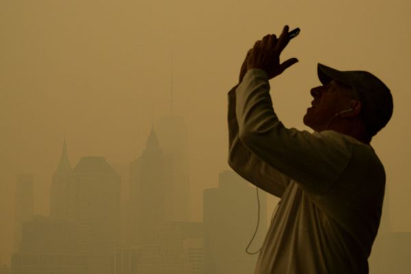 A New York, les incendies canadiens avaient créé une atmosphère irrespirable et jaunâtre début juin.