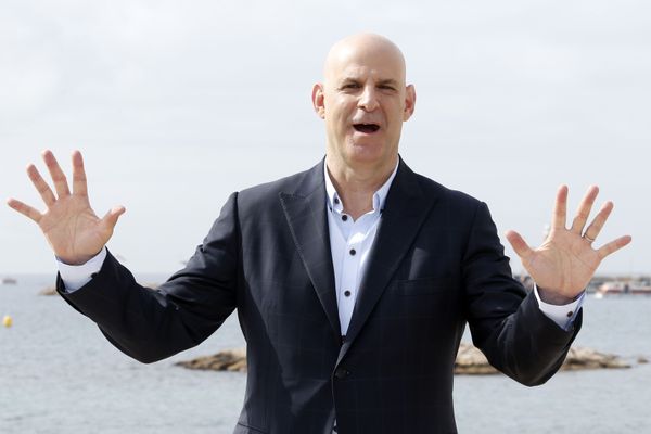 Pour Harlan Coben, tourner à Nice "va être intéressant en terme d'atmosphère".