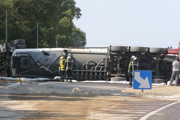 Un camion transportant de la soude est accidenté, jeudi 4 juillet 2024, dans le Tarn. Image d'illustration.