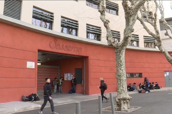 Le lycée Sasserno où était scolarisée la jeune Niçoise décédée d'une méningite foudroyante ce jeudi 13 juin 2019.