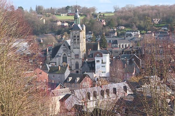 Bernay se trouve à 1 heure et demie de Paris, au centre de la Grande Normandie