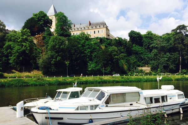 Ce bateau accueille les promeneurs... pour une nuit !