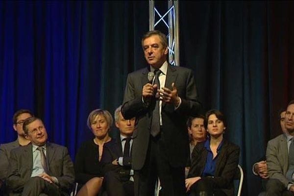 François Fillon a rassemblé près de 700 personnes au palais des Congrès de Caen hier soir